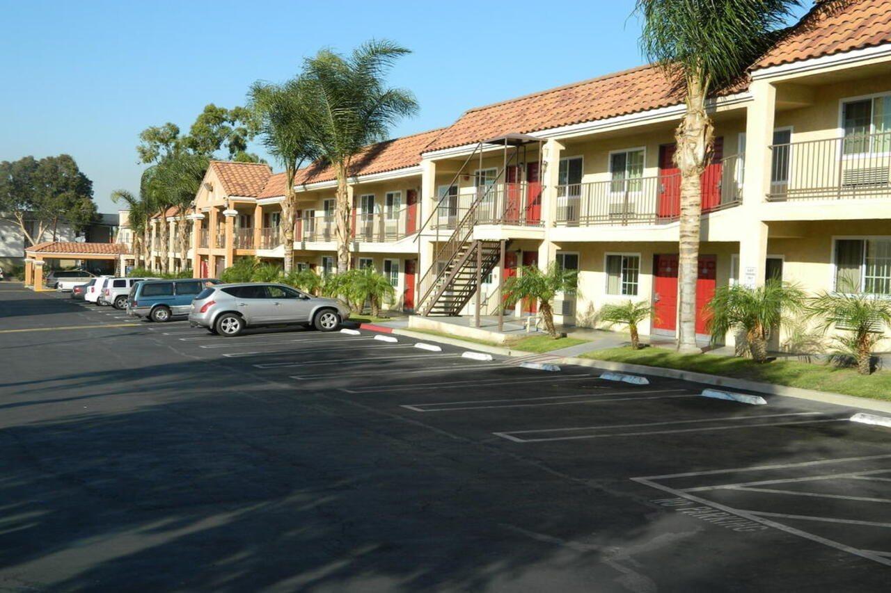 Welcome Inn โคโรนา ภายนอก รูปภาพ